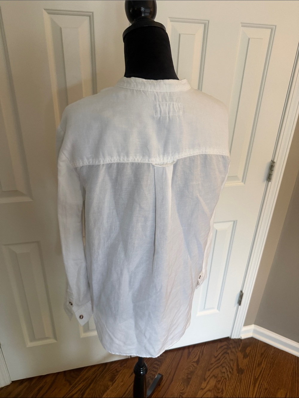 Pilcro White Linen Top with ruffle trim - Picture 7 of 11